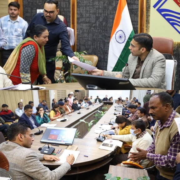 मुख्यमंत्री के मार्गदर्शन में जिला प्रशासन के जनदर्शन पर बढता जन जन का विश्वास।