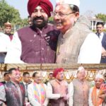 लोक भवन में राज्यपाल से मुलाकात कर, सीएम धामी सहित कई नेताओं ने दी होली की शुभकामनाएं। 