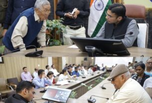 मुख्यमंत्री के जन सेवा के संकल्प से प्रेरित डीएम सविन बंसल जन दर्शन, त्वरित न्याय; प्रभावी एक्शन, फरियादियों का उमड़ता सैलाब, मौके पर ही निस्तारण।