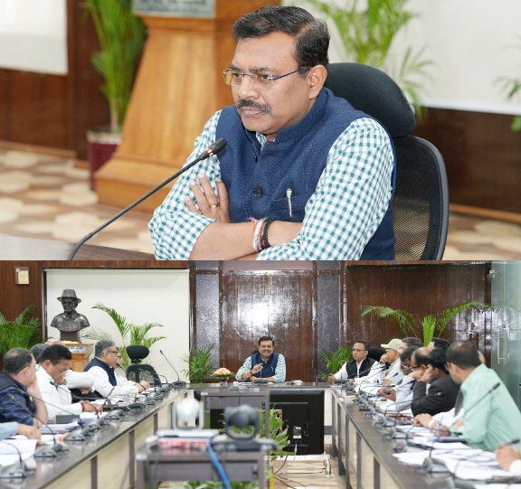 मुख्यमंत्री घोषणाओं के कार्यों को शीघ्र करें पूर्ण, लंबित परियोजनाओं पर 15 दिन में लें निर्णय, मुख्य सचिव।