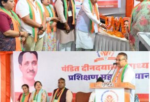 दीनदयाल उपाध्याय प्रशिक्षण महाअभियान के अंतर्गत, मसूरी विधानसभा के मंडल के प्रशिक्षण वर्ग का किया शुभारंभ, कैबिनेट मंत्री गणेश जोशी।