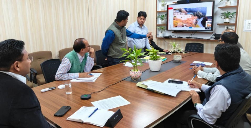 मुख्यमंत्री घोषणाओं को समयबद्ध पूर्ण करना, आवास विभाग की प्राथमिकता, डॉ. आर. राजेश कुमार।