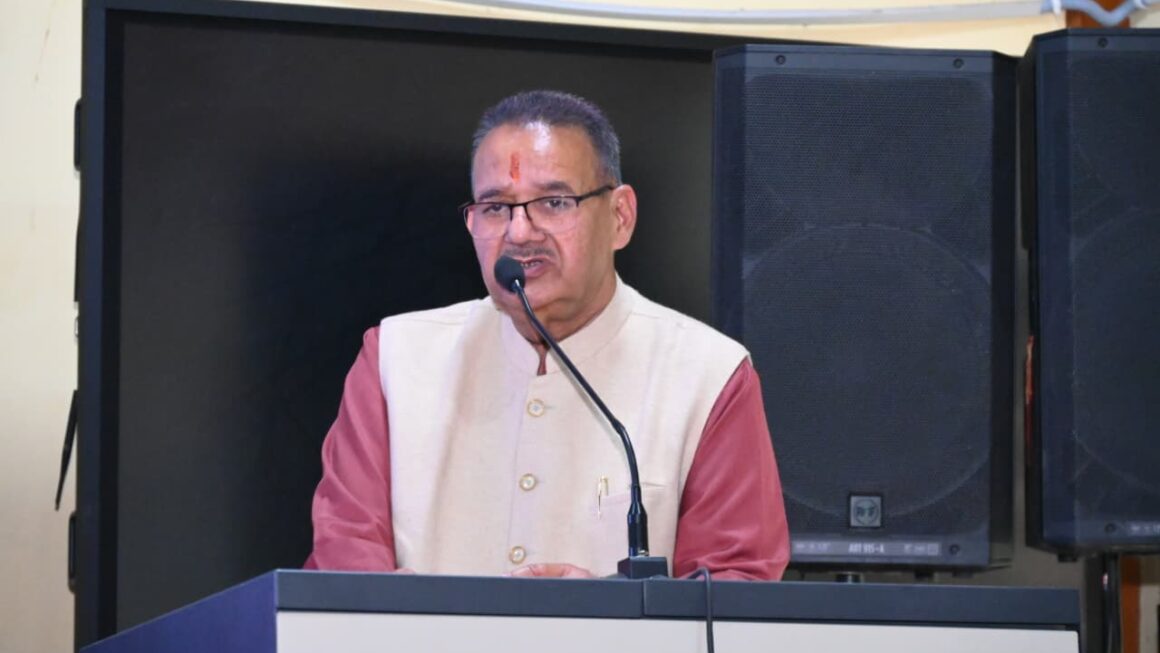 कृषि मंत्री गणेश जोशी ने प्रधानमंत्री की अध्यक्षता में,  अखरोट, बादाम एवं पाइन नट्स को बढ़ावा देने हेतु, पोस्ट बजट बेविनार कार्यक्रम में वर्चुअल किया प्रतिभाग।