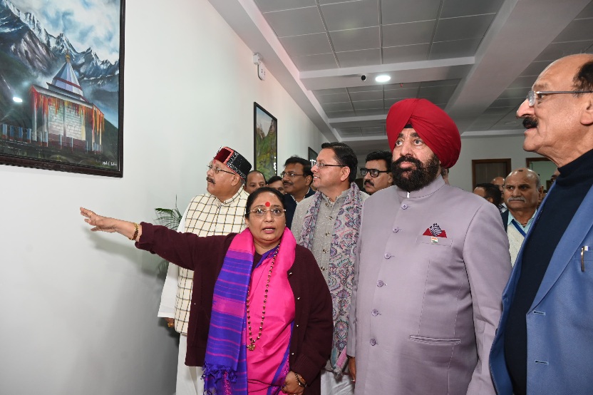 भराड़ीसैंण विधानसभा भवन में, राज्यपाल ने उत्तराखण्ड की संस्कृति एवं लोककला की फोटो गैलरी का किया अवलोकन।