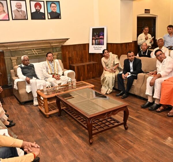 मुख्यमंत्री धामी ने कुंभ मेला तैयारियों की समीक्षा की, कुंभ मेले के दिव्य-भव्य बनाने को अधिकारियों को दिए निर्देश।