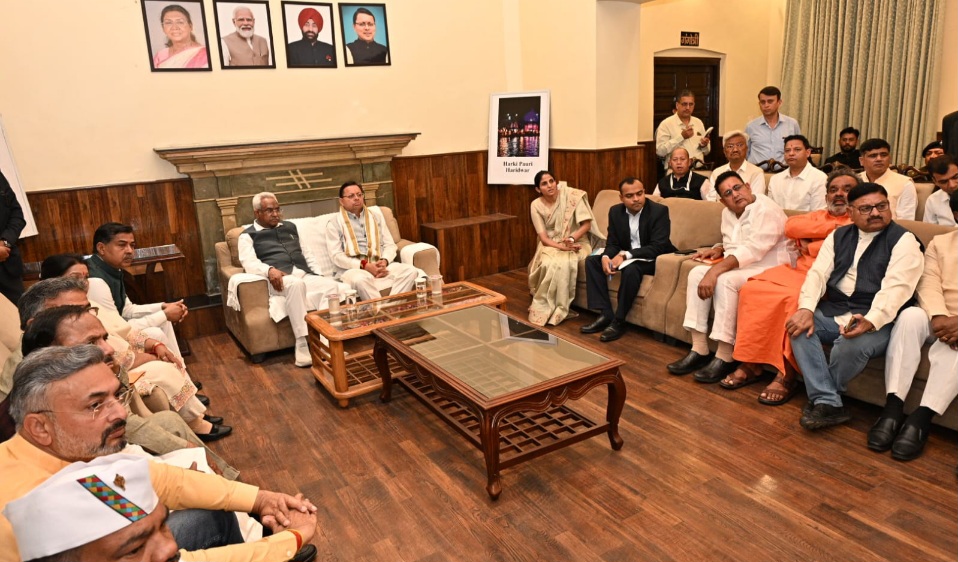 मुख्यमंत्री धामी ने कुंभ मेला तैयारियों की समीक्षा की, कुंभ मेले के दिव्य-भव्य बनाने को अधिकारियों को दिए निर्देश।