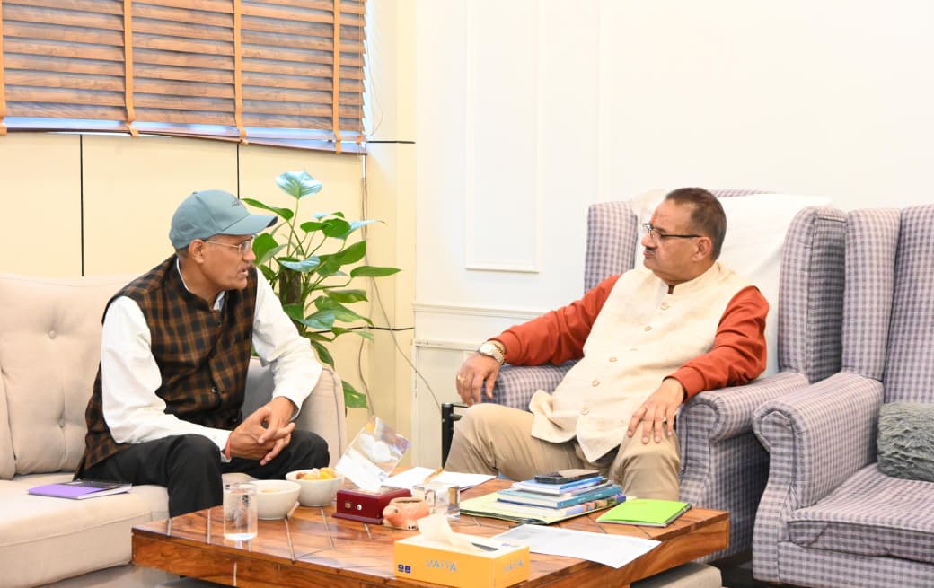 कृषि एवं उद्यान विभाग के अधिकारियों के साथ की विभागीय समीक्षा, कृषि मंत्री गणेश जोशी।