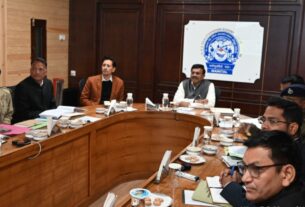 निर्माणाधीन परियोजनाओं को समय पर पूरा करें विभाग ताकि निर्माण कार्यों में लागत न बढ़े, मुख्य सचिव।