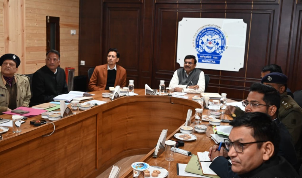 निर्माणाधीन परियोजनाओं को समय पर पूरा करें विभाग ताकि निर्माण कार्यों में लागत न बढ़े, मुख्य सचिव।