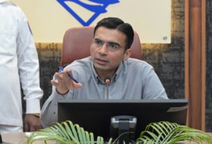 डीएम सविन बंसल ने कहा, राज्य सरकार के 4 साल पूरे होने पर देहरादून में होगा मेगा इवेंट, तैयारियों में जुटा प्रशासन।