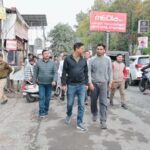 DM सविन बंसल एवं PWD सचिव पंकज पाण्डेय ने,.शहर में रोड कटिंग का किया निरीक्षण, कहा रोड कटिंग शर्तों की अनदेखी पर होगी सख्त कार्रवाई।