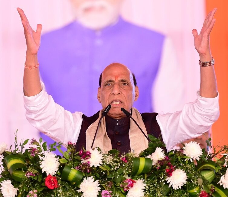 केंद्रीय मंत्री राजनाथ सिंह ने की, सीएम धामी की जमकर तारीफ, कहा धाकड़ धामी से बने अब “धुरंधर धामी। 