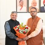 कृषि मंत्री गणेश जोशी से, भरसार विश्वविद्यालय के कुलपति ने की शिष्टाचार भेंट।   