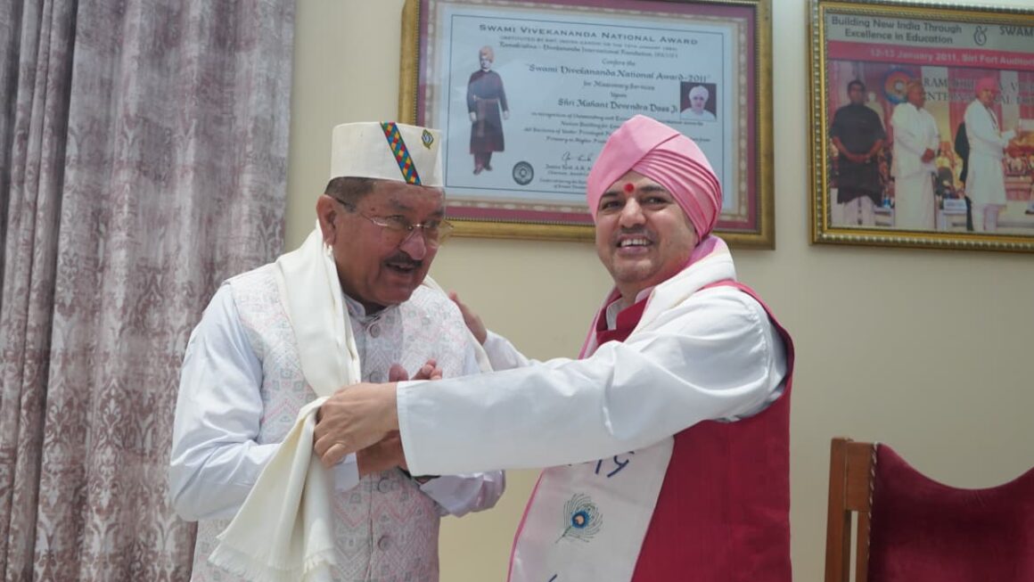 कैबिनेट मंत्री भरत चौधरी ने, श्री दरबार साहिब में टेका मत्था।