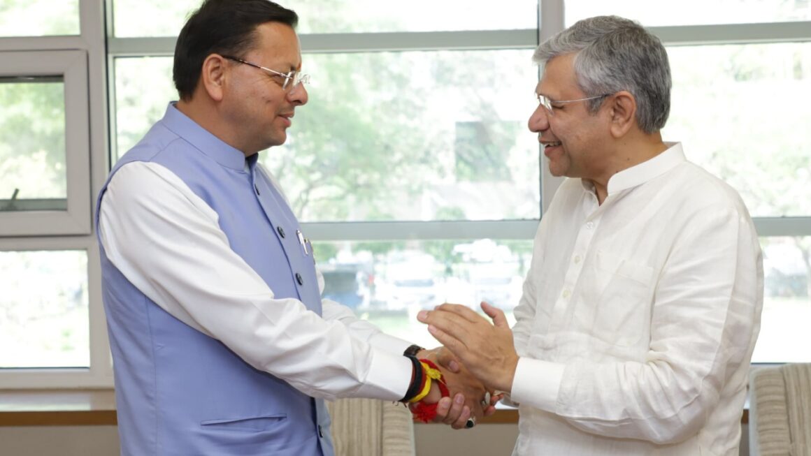 मुख्यमंत्री धामी ने केंद्रीय मंत्री से भेंट कर रेल एवं ‘डिजिटल कुम्भ 2027’ पर की चर्चा।