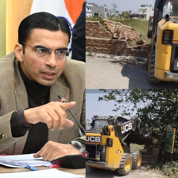 डीएम सविन बंसल के आदेश पर, रास्ता खुला सड़क कराई कब्जा मुक्त।