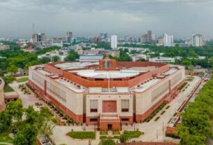 महिला आरक्षण बिल लोकसभा में अटका, दो-तिहाई बहुमत न मिलने से नहीं हो सका पारित।