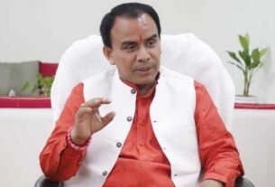 विद्यालयों में जारी रहेगा व्यावसायिक शिक्षा का संचालन, डाॅ. धन सिंह रावत।