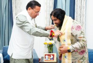 मुख्यमंत्री पुष्कर सिंह धामी से, देवकीनंदन ठाकुर जी महाराज की शिष्टाचार भेंट।