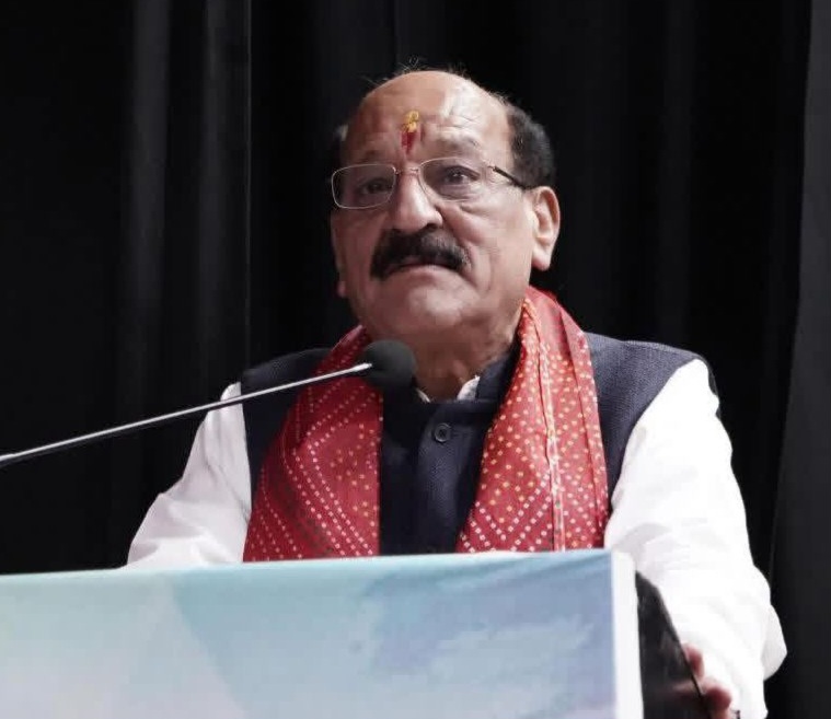 पौड़ी जिला अस्पताल में करोड़ों की CT स्कैन मशीन खराब, लापरवाही पर कार्रवाई, स्वास्थ्य मंत्री के निर्देश पर प्रमुख अधीक्षक निलंबित।