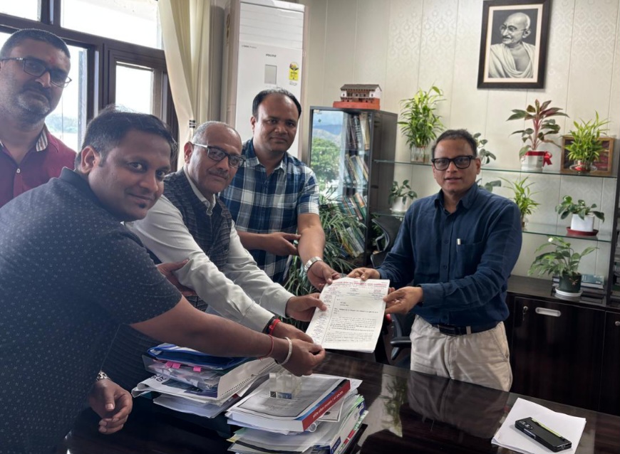 सचिव वित्त दिलीप जावलकर से, उत्तराखण्ड राज्य कर मिनिस्ट्रीयल स्टॉफ एसोसिएशन के प्रतिनिधि मण्डल ने की भेंट।