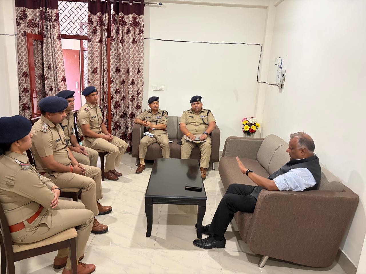 चारधाम यात्रा को लेकर एक्शन प्लान तैयार, ADG ने श्रद्धालुओं की सुरक्षा के साथ ही सुरक्षित यात्रा के दिए निर्देश। 