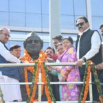 कैबिनेट मंत्री गणेश जोशी ने, हिमालय पुत्र हेमवती नंदन बहुगुणा की जयंती पर, उन्हें माल्यार्पण कर दी श्रद्धांजलि। 