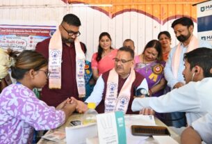 हाथीबड़कला में निशुल्क स्वास्थ्य शिविर का किया उद्घाटन, कैबिनेट मंत्री गणेश जोशी। 