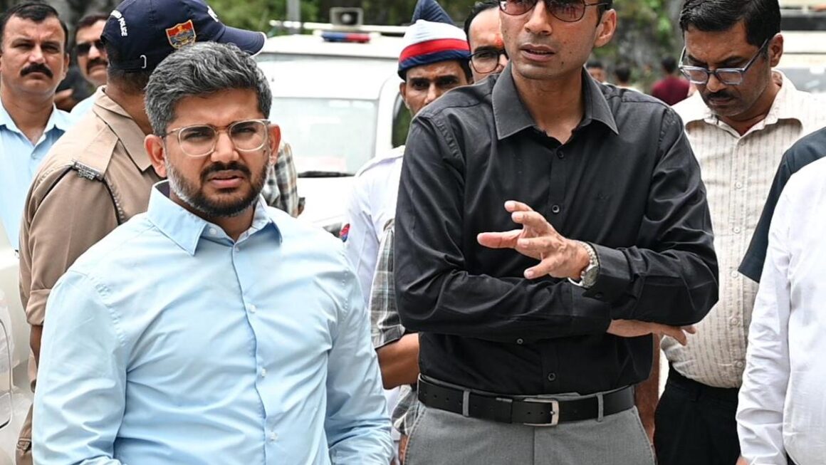 डीएम सविन बंसल का सख्त एक्शन, देहरादून में होमस्टे बन रहे थे अय्याशी के अड्डे, 17 पर कार्रवाई पंजीकरण निरस्त।