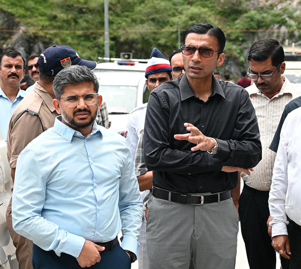 डीएम सविन बंसल का सख्त एक्शन, देहरादून में होमस्टे बन रहे थे अय्याशी के अड्डे, 17 पर कार्रवाई पंजीकरण निरस्त।