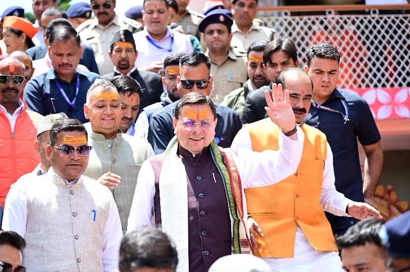 मुख्यमंत्री धामी ने श्री पीठम स्थापना महोत्सव में, प्रतिभाग कर 1100 कन्याओं का पूजन व माँ राजेश्वरी का किया अभिषेक।