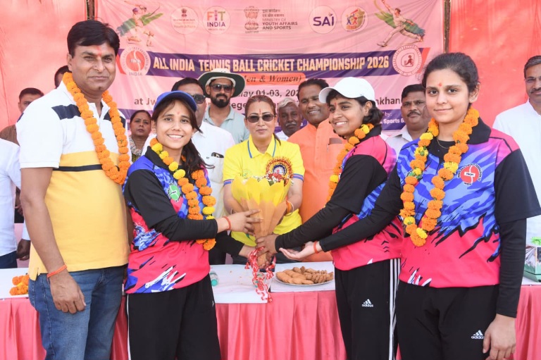 टेनिस बॉल क्रिकेट प्रतियोगिता का भव्य आगाज़, खेल मंत्री रेखा आर्या रहीं मुख्य अतिथि।