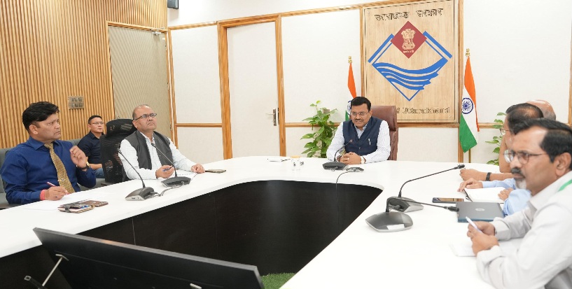 ग्लेशियर झीलों की प्रभावी निगरानी जरूरी, जल्द शुरू हो उपकरण लगाए जाने का कार्य, मुख्य सचिव। 