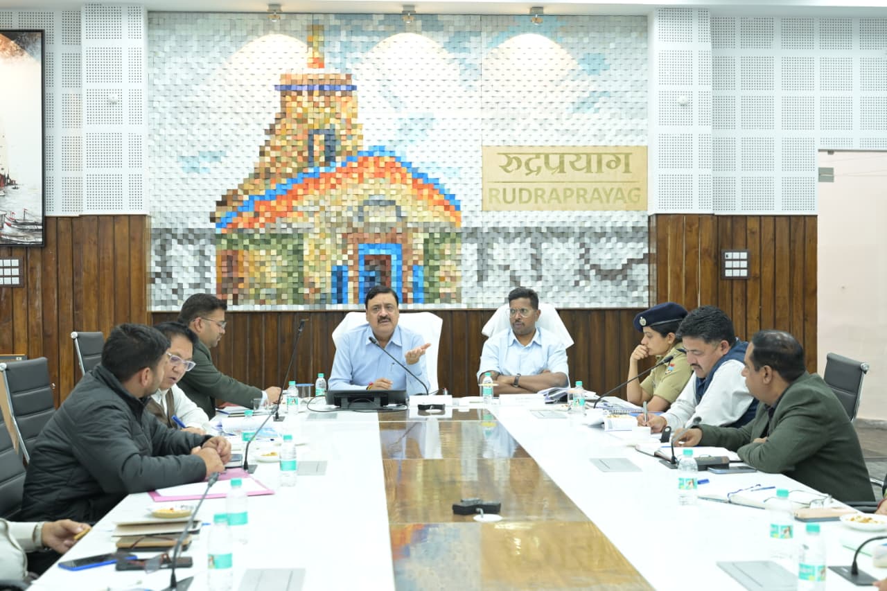 आयुक्त गढ़वाल ने की श्री केदारनाथ यात्रा व्यवस्थाओं की व्यापक समीक्षा, अधिकारियों को दिए आवश्यक दिशा-निर्देश।