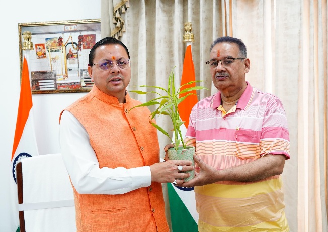 मुख्यमंत्री पुष्कर सिंह धामी से मिले, कृषि मंत्री गणेश जोशी, मसूरी क्षेत्र के विकास कार्यो पर की चर्चा।