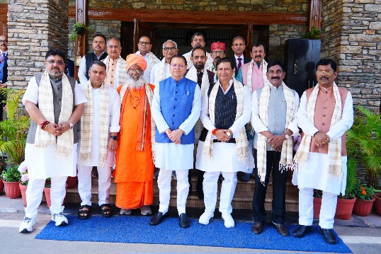 मुख्यमंत्री पुष्कर धामी से, ओबीसी वेलफेयर पार्लियामेंट्री कमेटी के प्रतिनिधिमण्डल ने की भेंट ।