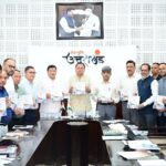 मुख्यमंत्री पुष्कर धामी ने, ‘सौर जागरूकता स्मारिका पुस्तिका’ का किया विमोचन।