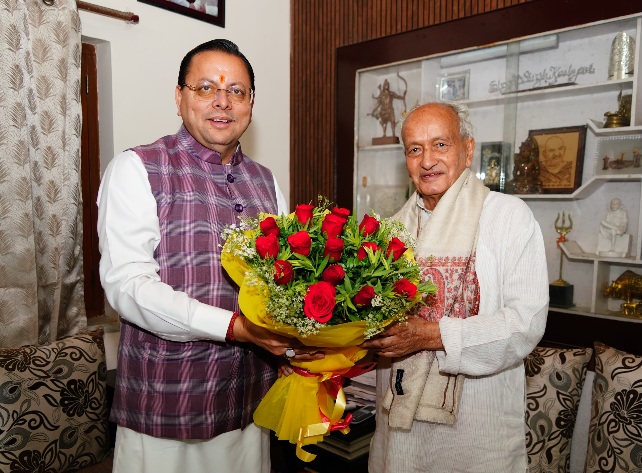 सीएम पुष्कर धामी ने पूर्व सीएम भगत सिंह कोश्यारी को, पद्म भूषण” से सम्मानित किए जाने पर दी बधाई एवं शुभकामनाएं।