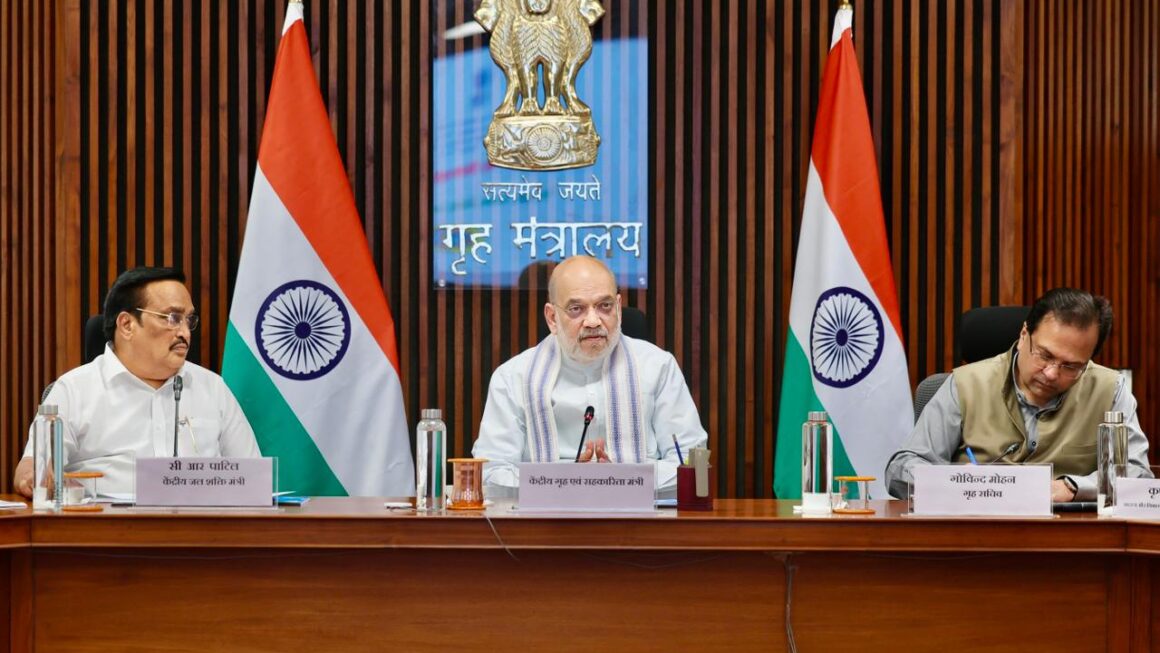 केन्द्रीय गृह मंत्री अमित शाह ने नई दिल्ली में, एक महत्वपूर्ण उच्च-स्तरीय बैठक में देश में संभावित बाढ़ और हीट वेव से, निपटने की तैयारियों की व्यापक समीक्षा।