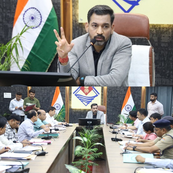 आगामी मानसून एवं आपदा प्रबंधन तैयारियों की समीक्षा, डीएम ने विभागों से 7 दिवस भीतर मांगा माइक्रो प्लान।