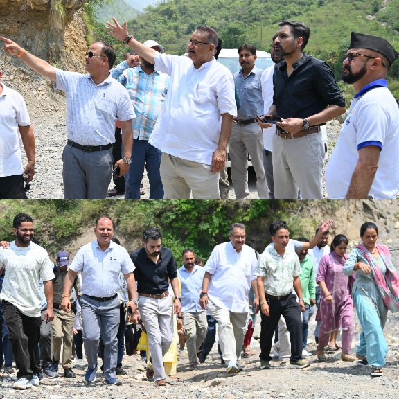 कार्लीगाड़ पहुंचकर मंत्री गणेश जोशी ने लिया आपदा राहत कार्यों का जायजा, 15 दिन में मलवा हटाने के दिए निर्देश।
