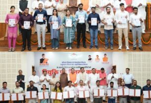 मुख्यमंत्री पुष्कर धामी ने विभिन्न विभागों से चयनित, 221 अभ्यर्थियों को नियुक्ति पत्र किए वितरित।