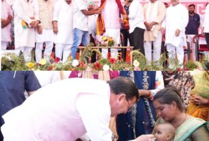 खटीमा में “जन-जन की सरकार, आपके द्वार” कार्यक्रम में मुख्यमंत्री ने गिनाई केंद्र व राज्य सरकार की उपलब्धियां।