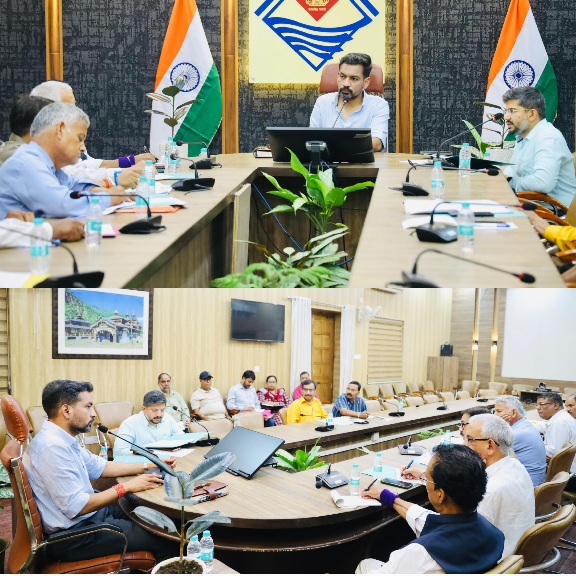 विशेष गहन पुनरीक्षण 2026 की प्रगति पर, राजनीतिक दलों के प्रतिनिधियों संग, डीएम आशीष चौहान ने की बैठक।