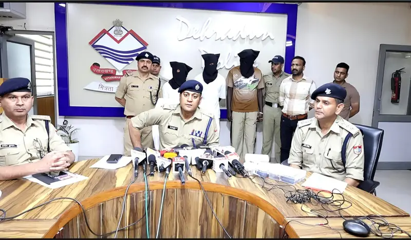 ऑपरेशन प्रहार: 20 लाख की कोकीन के साथ 3 तस्कर गिरफ्तार।