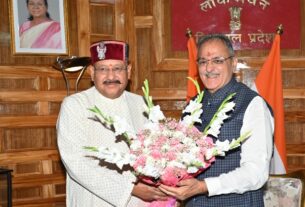 सतपाल महाराज ने की हिमाचल के राज्यपाल से शिष्टाचार भेंट, किशाऊ बांध पर हुई चर्चा।