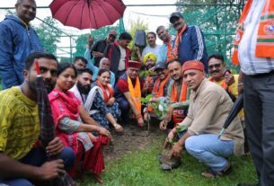 अगर आज हम प्रकृति को संवारेगे तो कल प्रकृति हमे संवारेगी, मंत्री खजानदास। 
