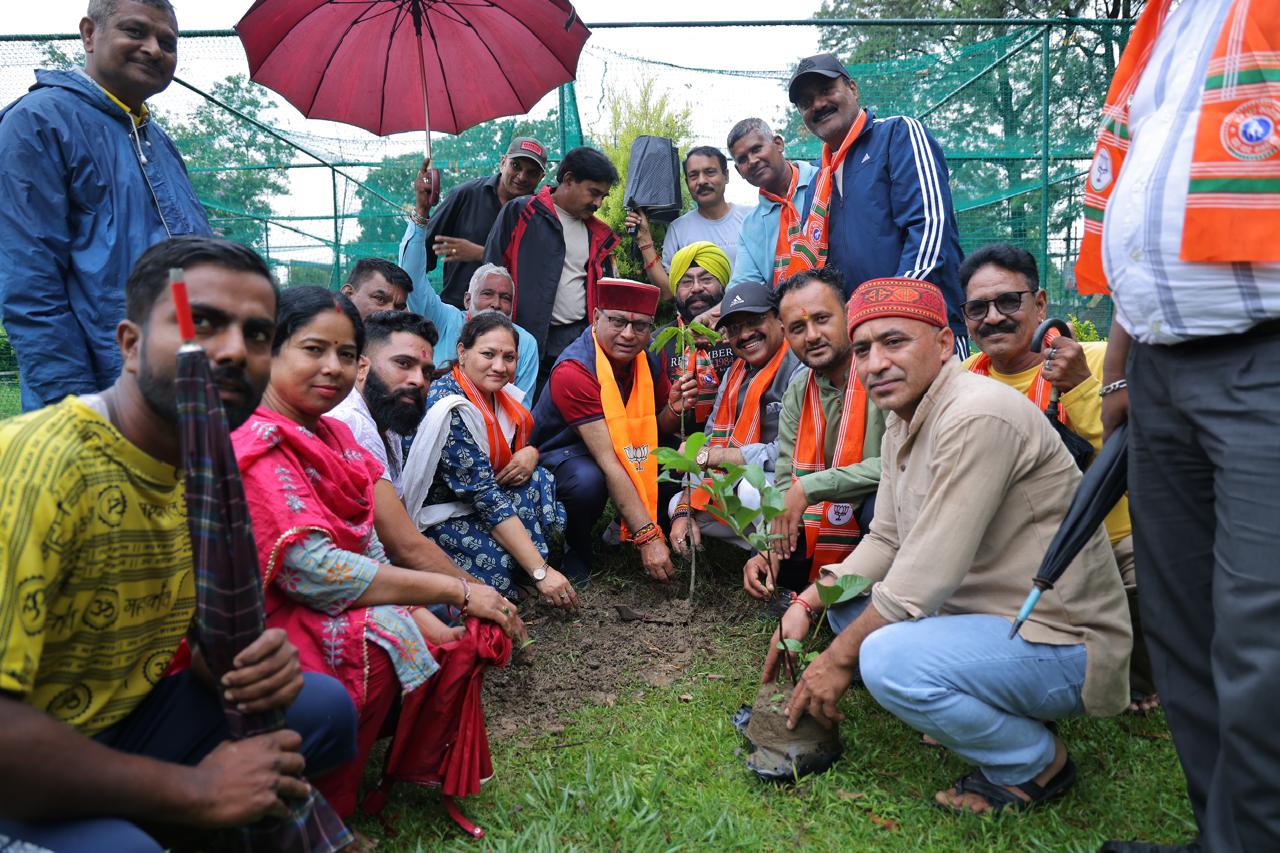 अगर आज हम प्रकृति को संवारेगे तो कल प्रकृति हमे संवारेगी, मंत्री खजानदास। 