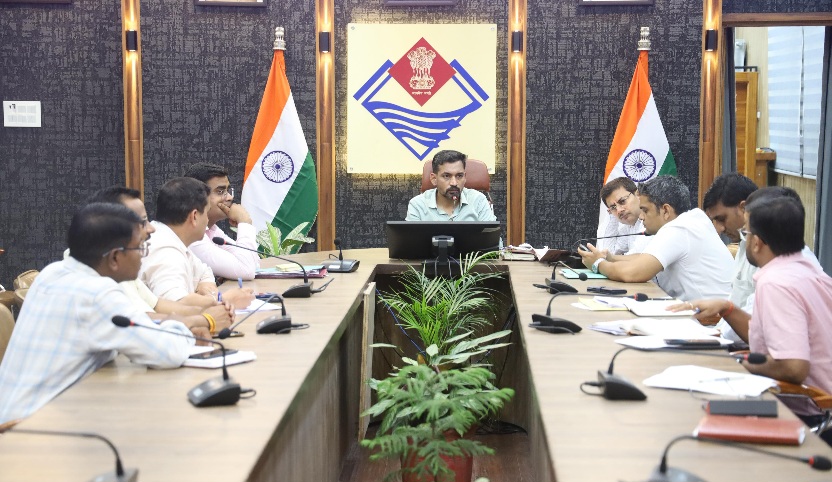 मानसून से पहले जलभराव वाले संवेदनशील स्थलों पर, समस्या का करें त्वरित समाधान, डीएम डॉ0 आशीष चौहान।