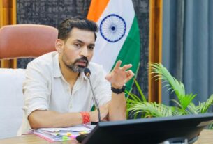 डीएम डॉ0 आशीष चौहान ने, गंभीर बीमारी से ग्रसित बच्चों के चिन्हीकरण अभियान में तेजी लाने के दिए निर्देश।